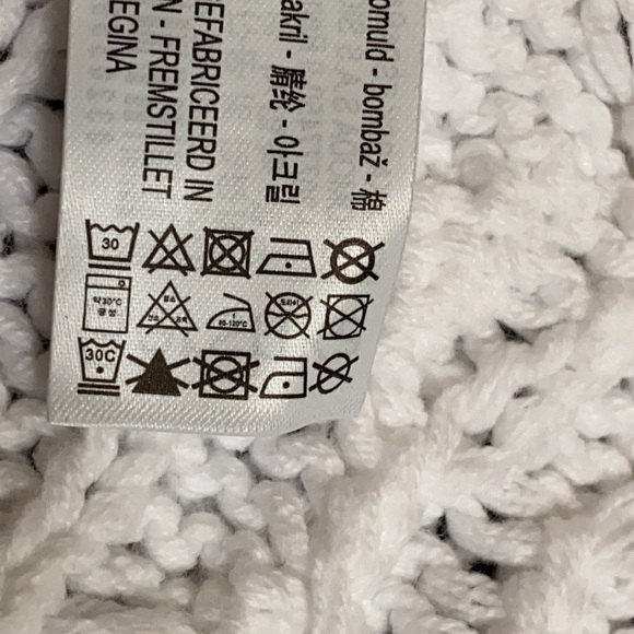 NWT. Bershka White Oversize Cable-Knit Vest. Size M-L. - Picture 9 of 9